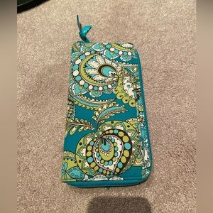 Vera Bradley Zipper Wallet / Travel Portfolio